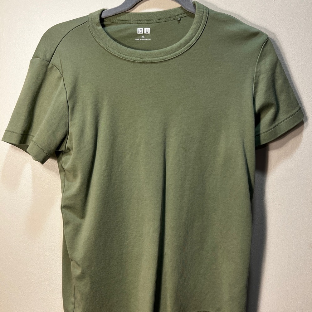 Uniqlo Women’s Green T-Shirt